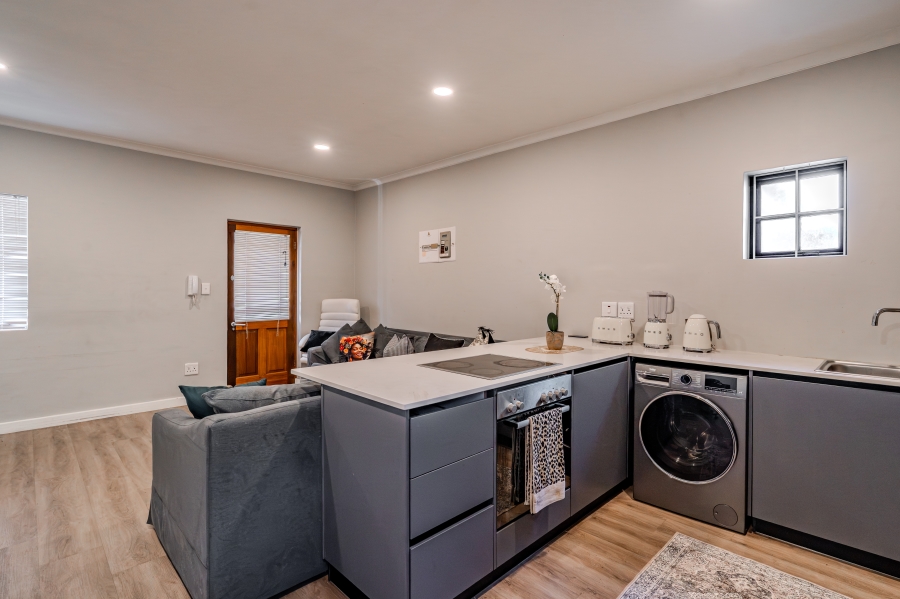 2 Bedroom Property for Sale in Gardens Western Cape